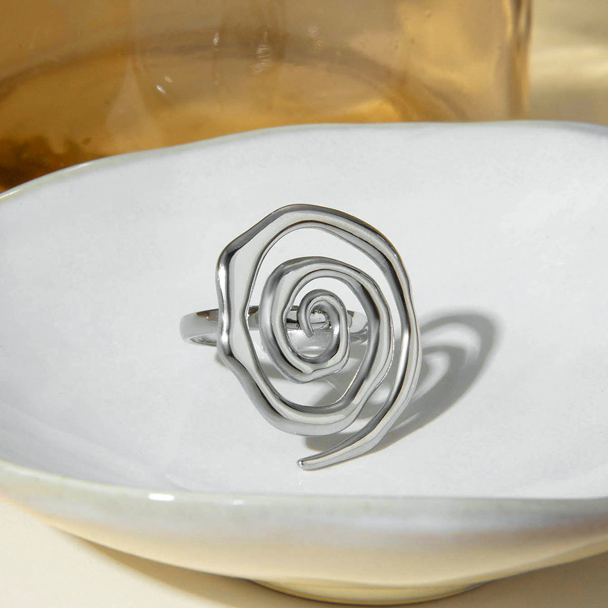 Spiral adjustable ring