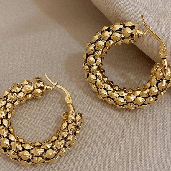 Twist texture hoops