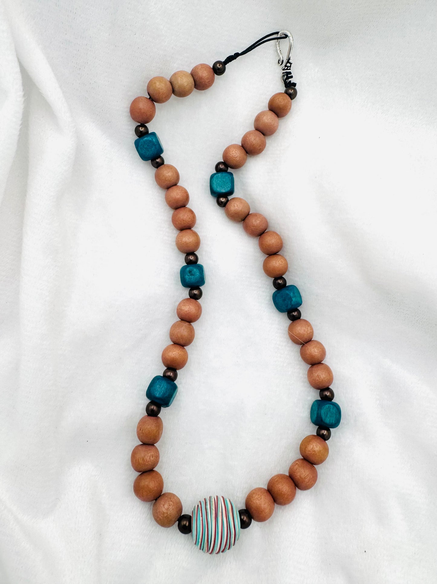 Wood autumn necklace