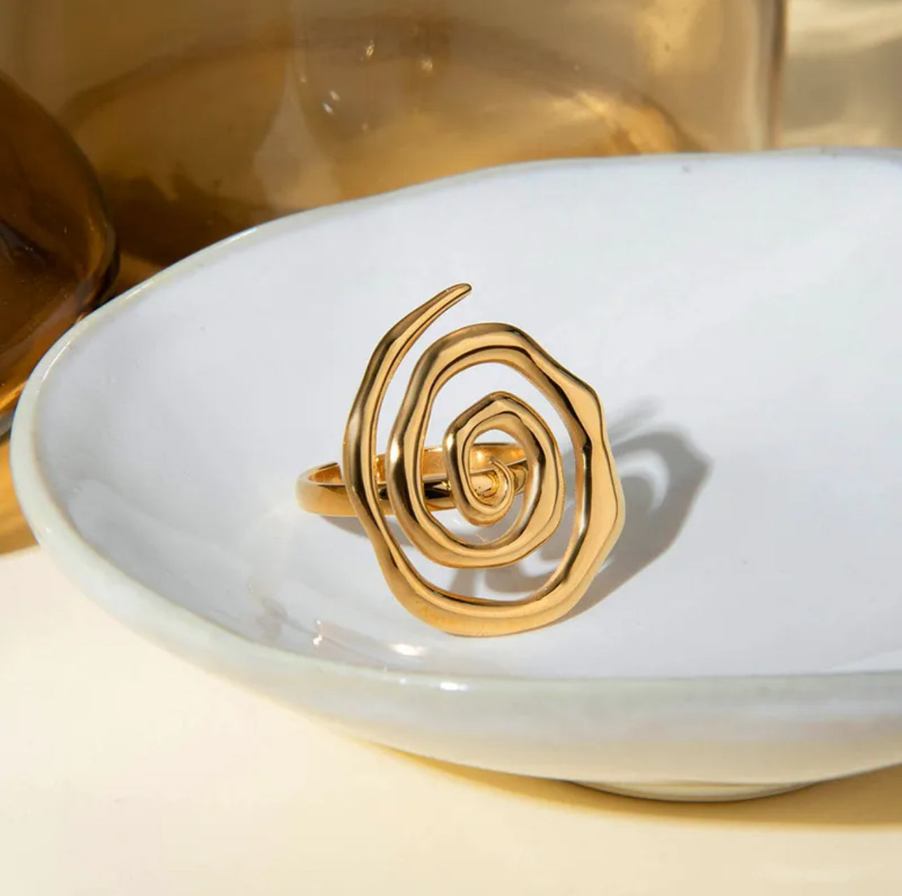 Spiral adjustable ring