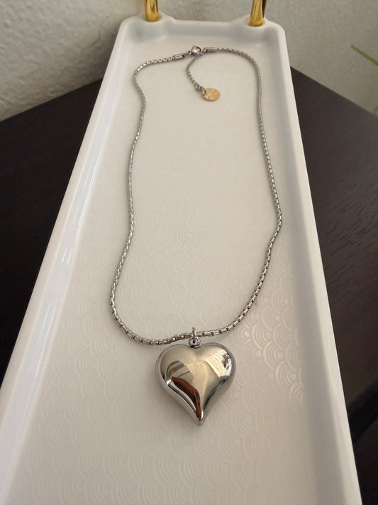 Corazón impacto necklace