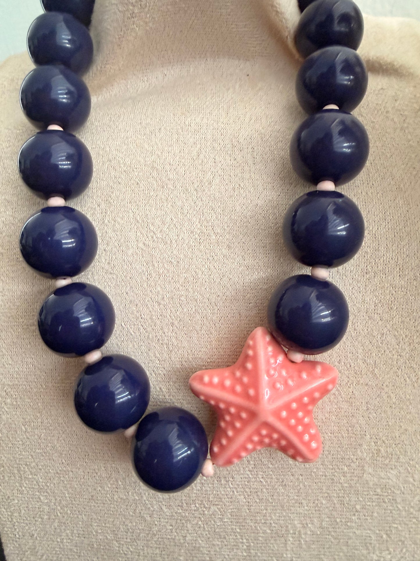 Starfish kiss necklace