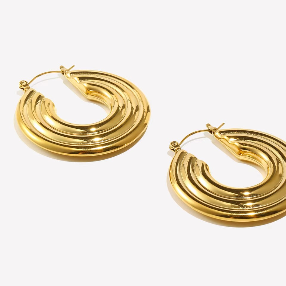 Double loop hoops