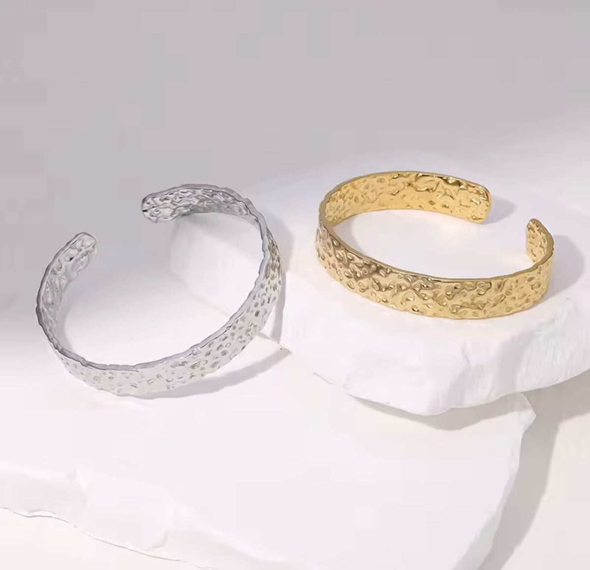 Martelé cuff